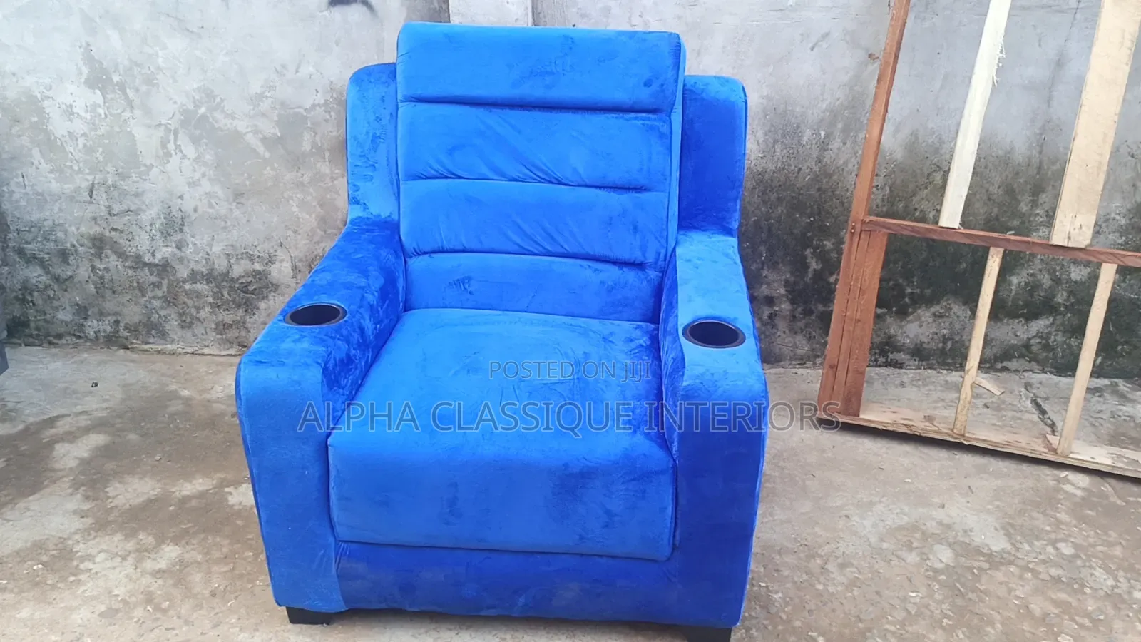 Classique Cinema Chair