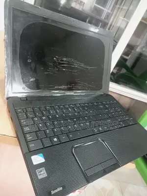 Photo - Laptop Toshiba Satellite C850 4GB Intel Pentium HDD 32GB