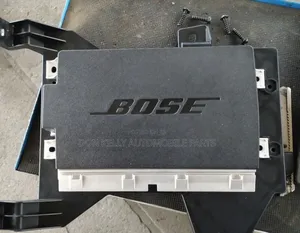 Porsche Macan Amplifier