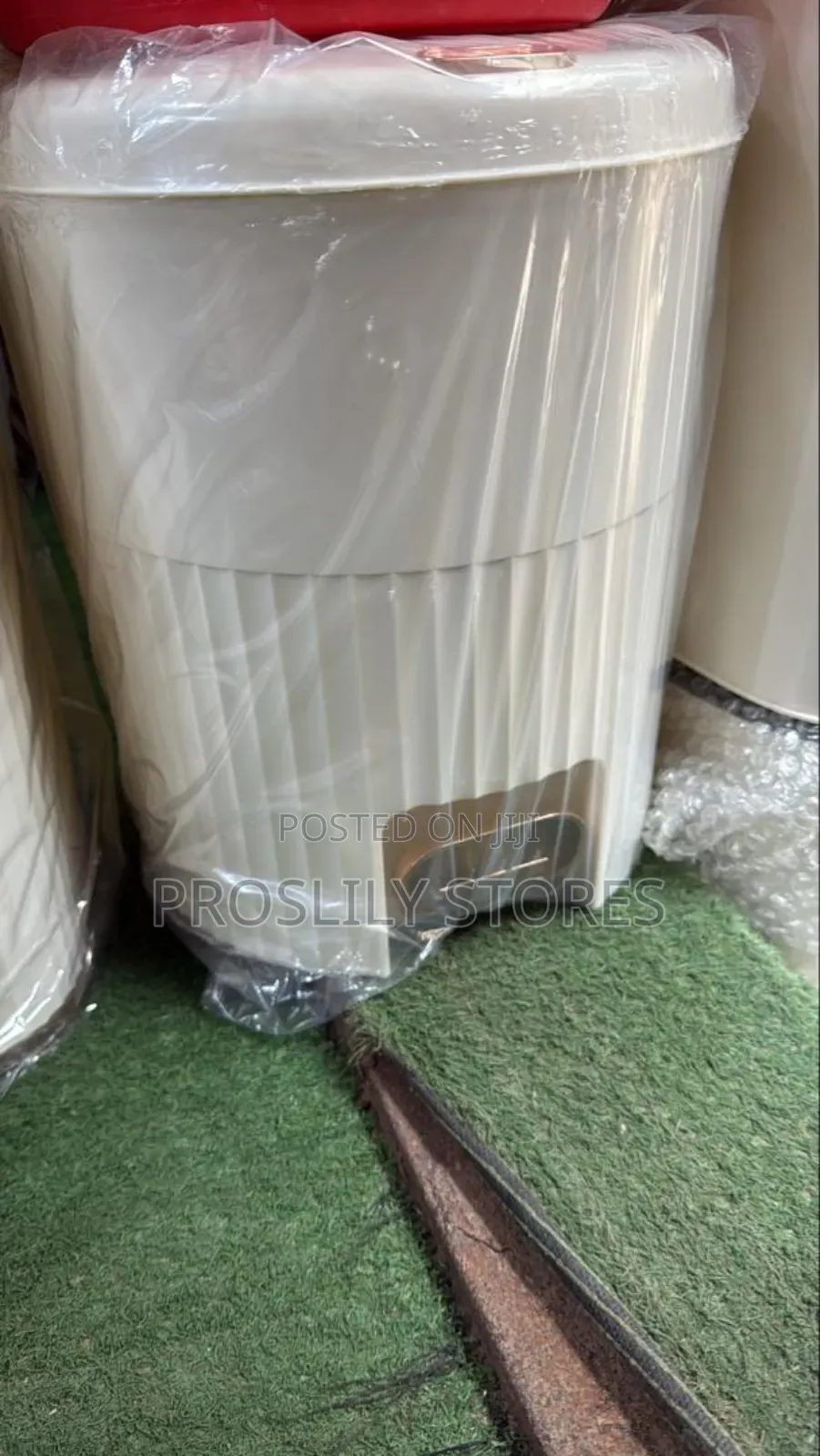 Trash Can/Dustbin/ Pedal Bin 10ltrs