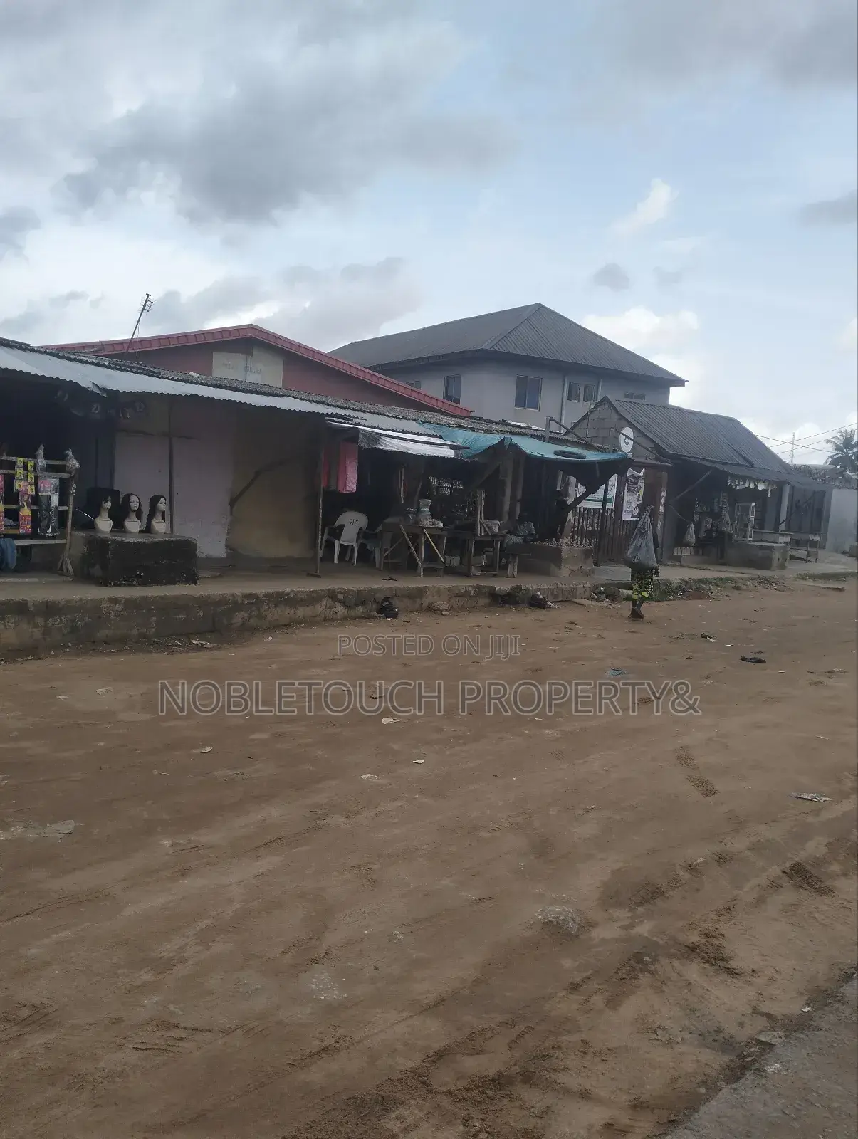 Lounge With 6 Rooms, Lodging Short Let Along Governor's Rd Ikotun