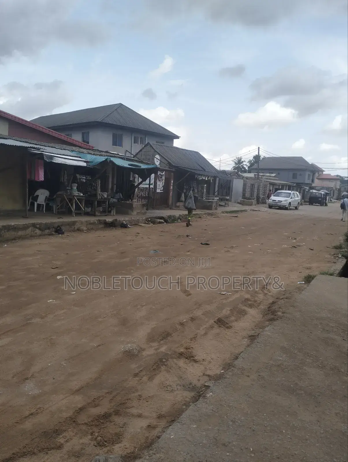 Lounge With 6 Rooms, Lodging Short Let Along Governor's Rd Ikotun