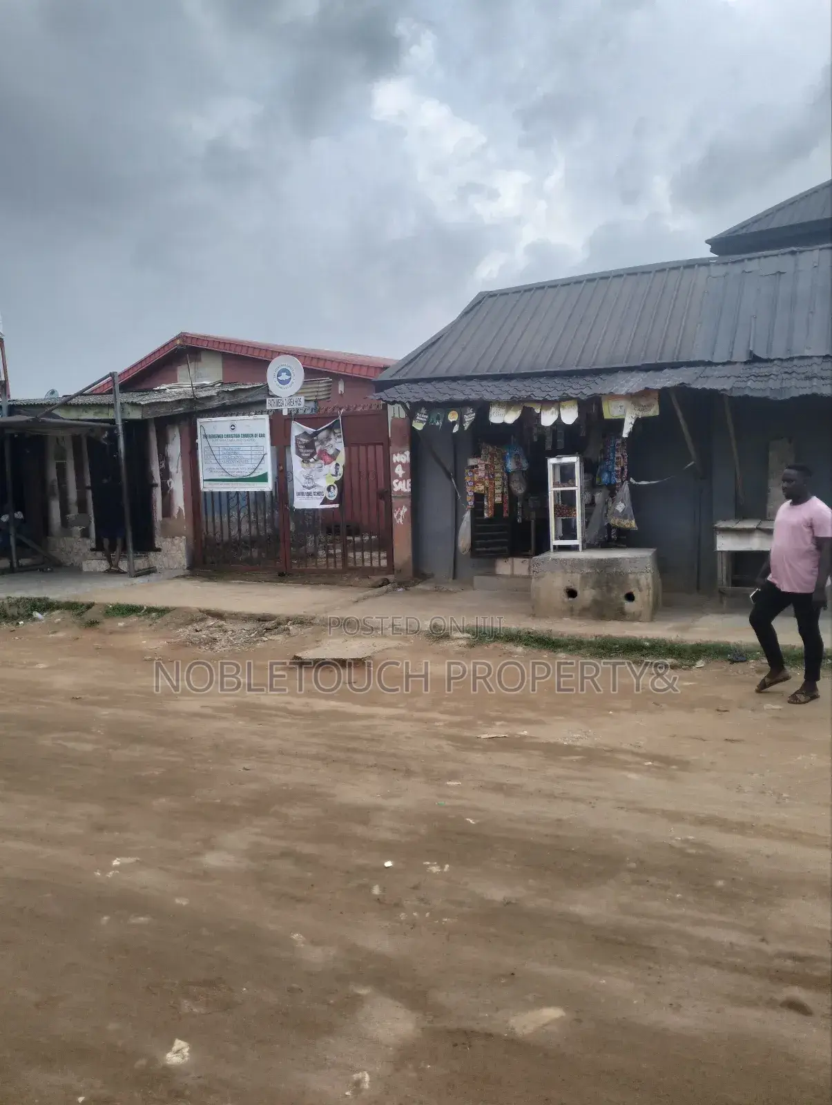 Lounge With 6 Rooms, Lodging Short Let Along Governor's Rd Ikotun