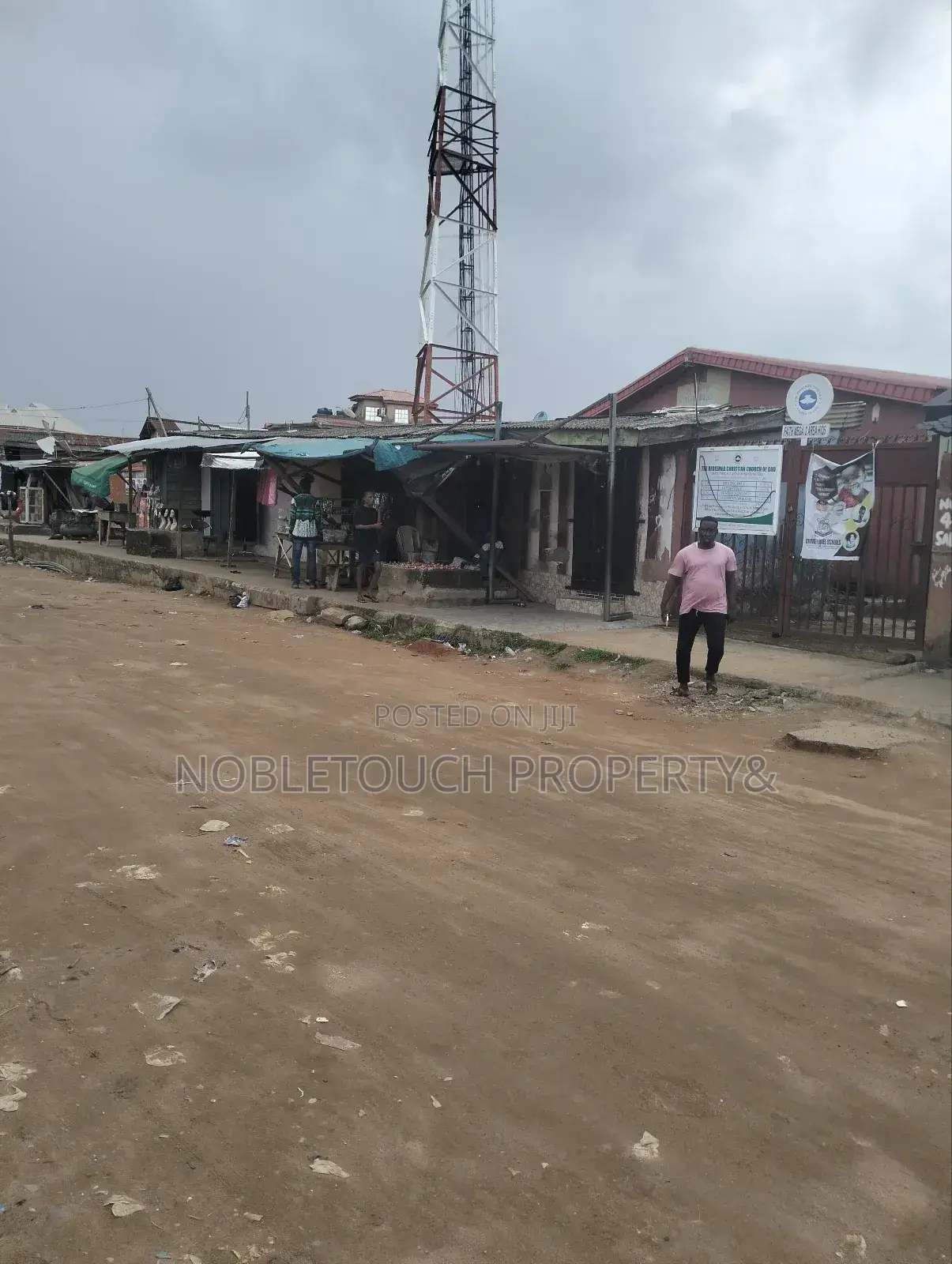 Lounge With 6 Rooms, Lodging Short Let Along Governor's Rd Ikotun