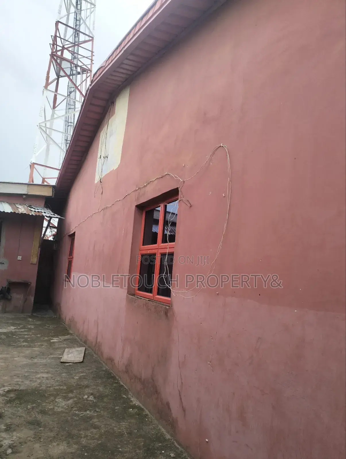 Lounge With 6 Rooms, Lodging Short Let Along Governor's Rd Ikotun