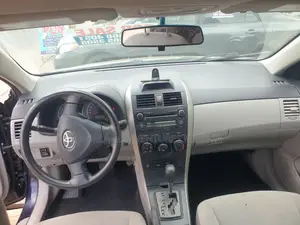 Toyota Corolla LE 4dr Sedan (1.8L 4cyl 4A) 2013 Blue