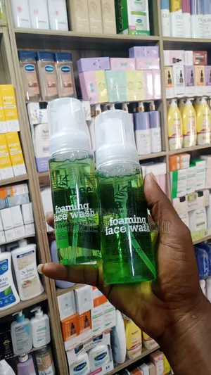 Photo - Tea Tree Foaming Face Wash