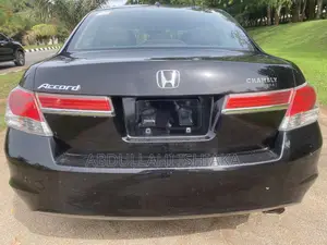 Photo - Honda Accord 2.0 Sedan 2012 Black