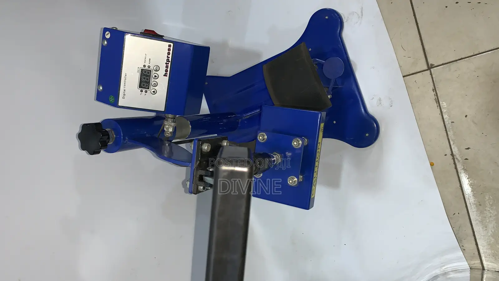 Swinging Auto Cap Heat Press Machine