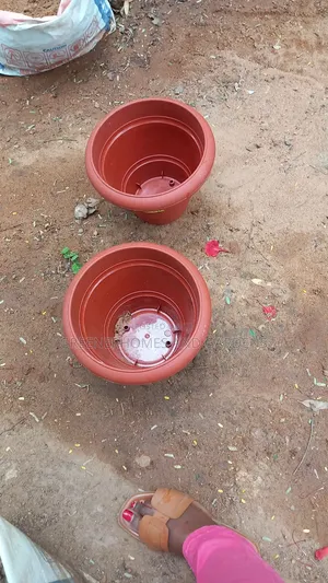 Durable Plastic Pots