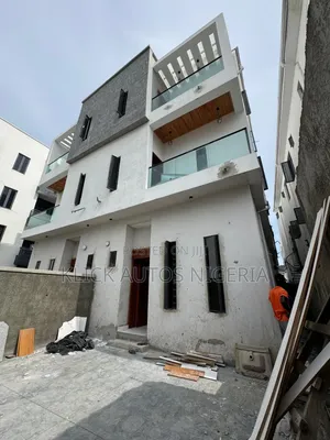 4bdrm Duplex in Lekki for sale