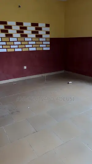 2bdrm Block of Flats in Oyeneye Close, Obafemi-Owode for rent