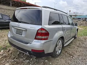 Mercedes-Benz GL-Class 2010 Silver