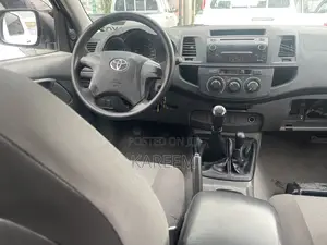 Toyota Hilux SR5 4x4 2014 White