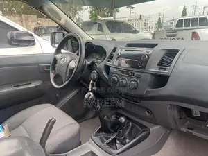 Toyota Hilux SR5 4x4 2014 White