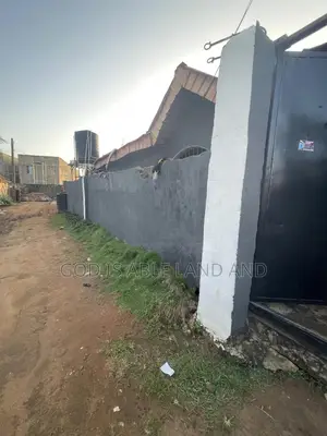 5bdrm Block of Flats in Golden Estate, Ayobo for sale