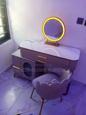 Console Dressing Mirror With Chair