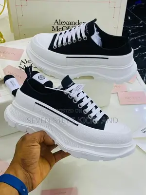 High Quality Alexander Mcqueen Cut Luxury Sneakers