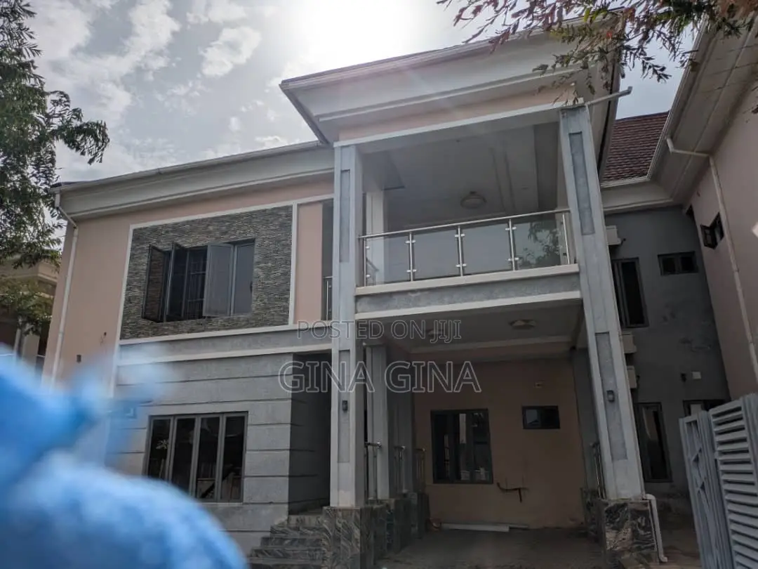 5bdrm Duplex in Apo Legislative for rent