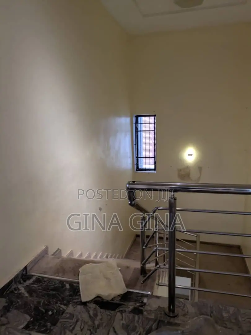 5bdrm Duplex in Apo Legislative for rent