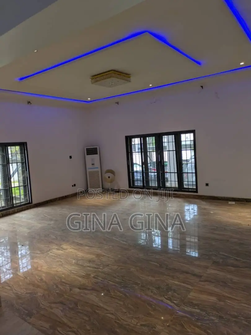 5bdrm Duplex in Apo Legislative for rent
