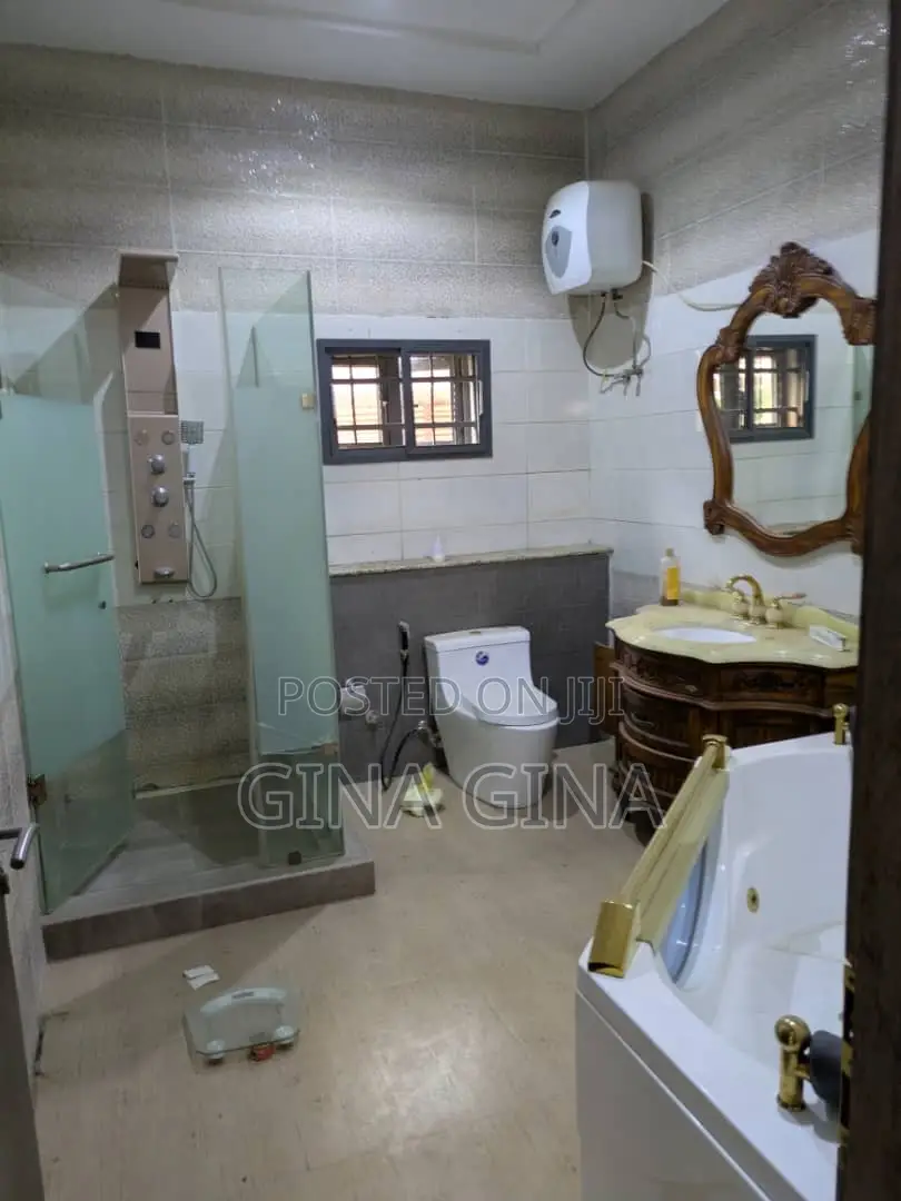 5bdrm Duplex in Apo Legislative for rent