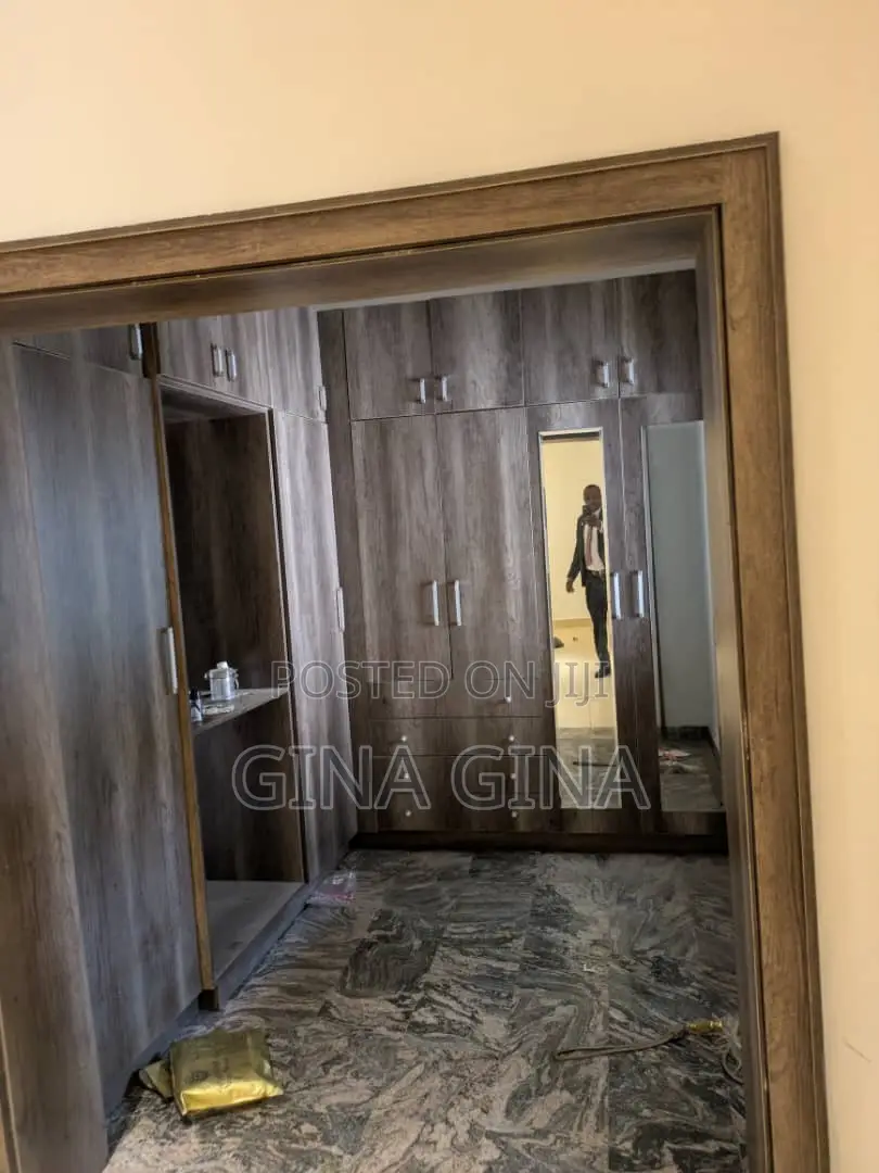 5bdrm Duplex in Apo Legislative for rent
