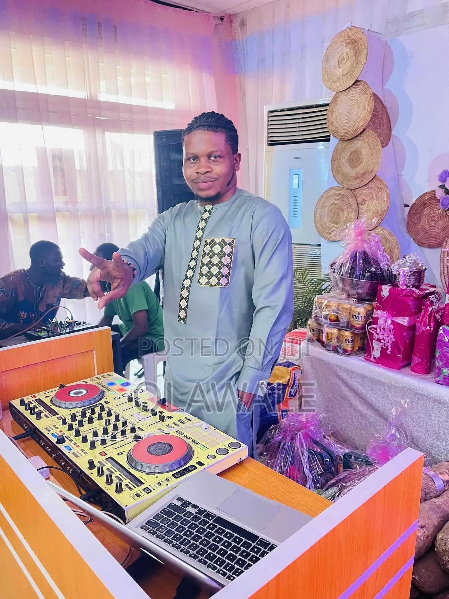Dj Shugga Service