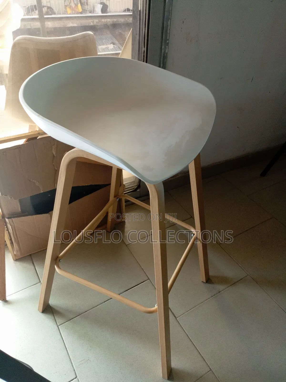 Quality Bar Stool With Iron Leg