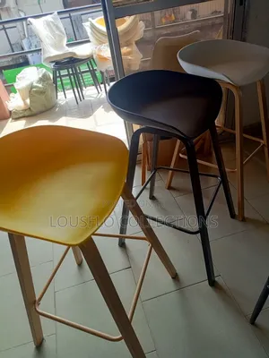 Quality Bar Stool With Iron Leg