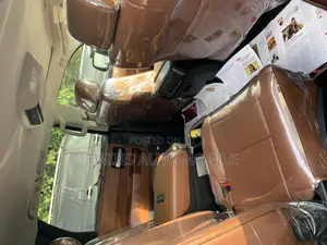Toyota Sequoia Platinum 4x4 2018 Black