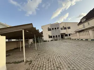 8bdrm Duplex in Maitama for rent