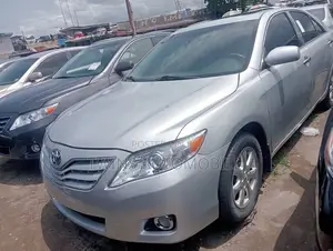Toyota Camry LE 4dr Sedan (2.5L 4cyl 6A) 2011 Silver
