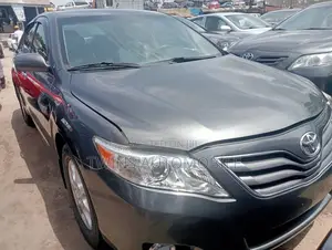 Toyota Camry LE 4dr Sedan (2.5L 4cyl 6AM) 2010 Gray