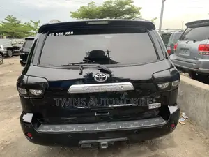 Toyota Sequoia Platinum 4x4 2018 Black