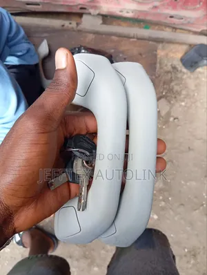 Front Inner Pillar Handle for Land Cruiser Prado 010-015