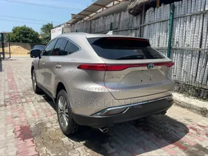 Photo - Toyota Venza 2021 Gold