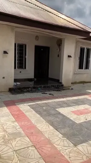 Photo - 4bdrm Bungalow in Off Eneka Eliozu for sale