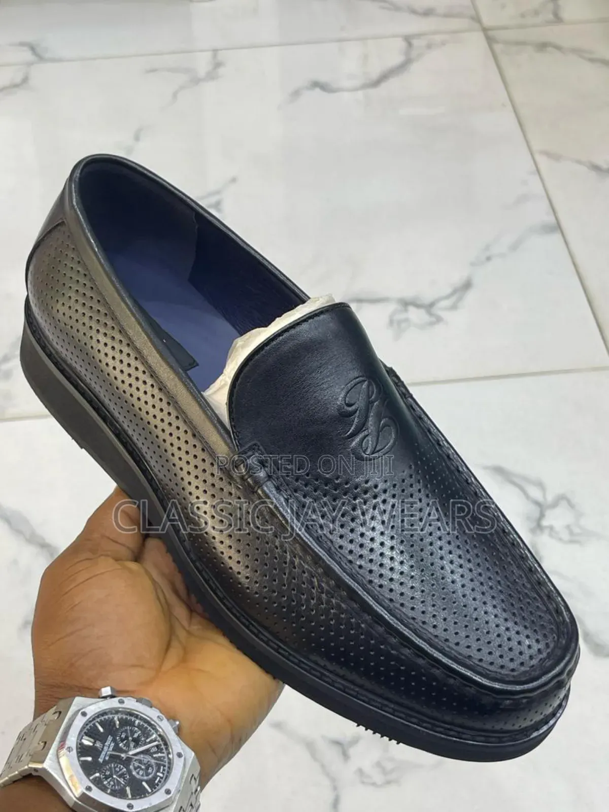 6 Different Classic Shoe Available in 47 Size Only