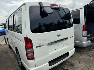 Toyota HiAce 2016 White