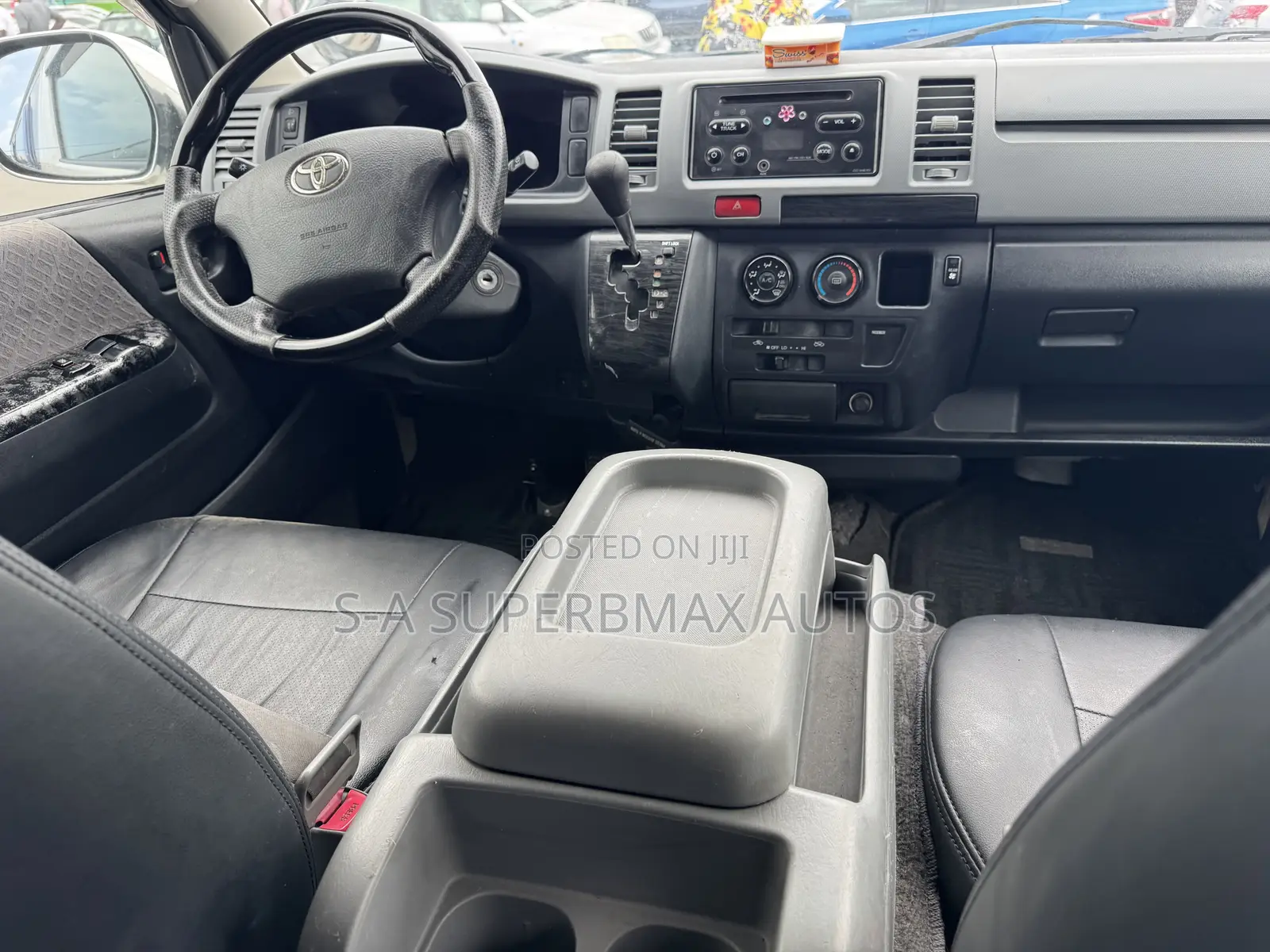 Toyota HiAce 2016 White