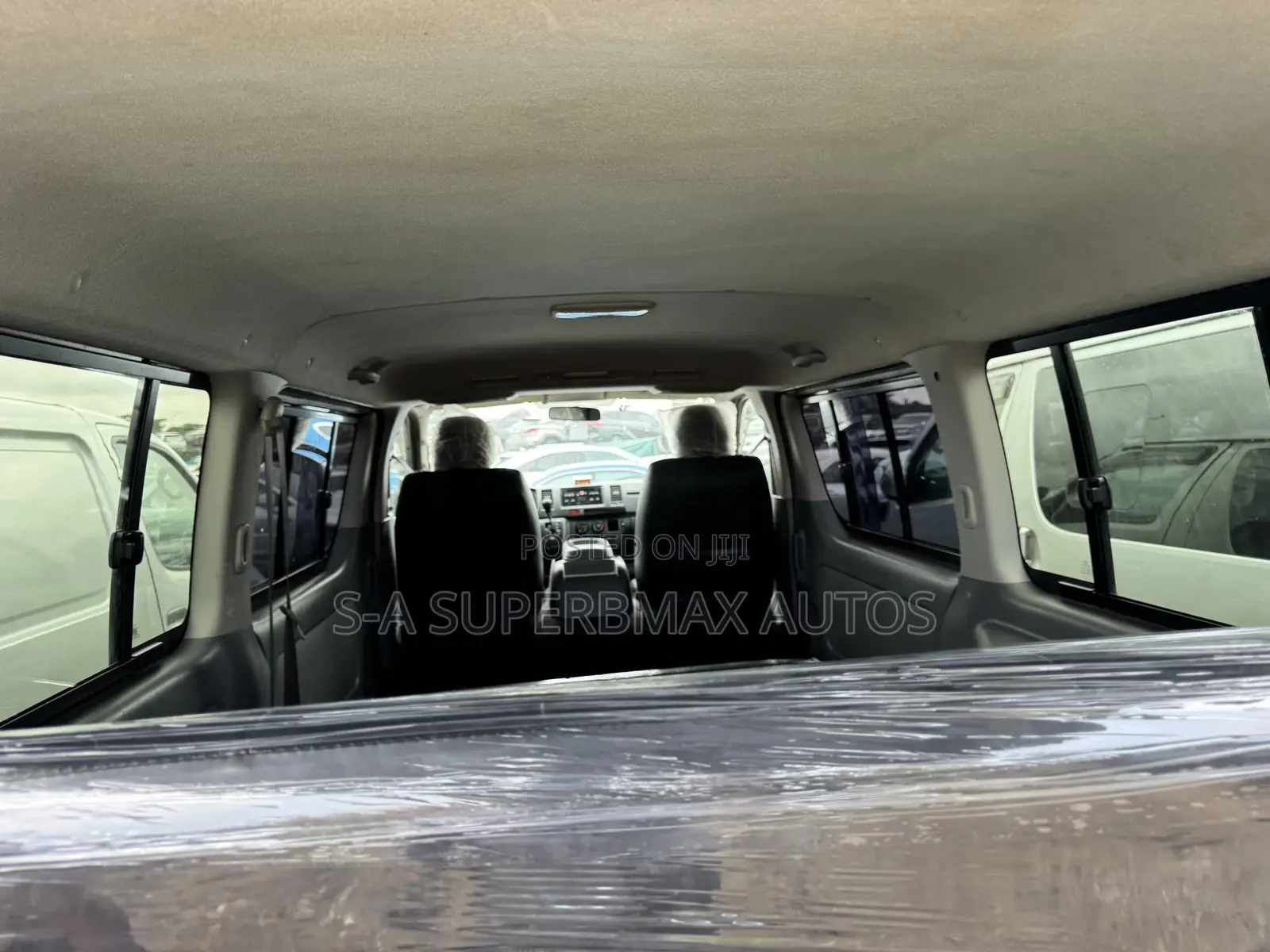 Toyota HiAce 2016 White