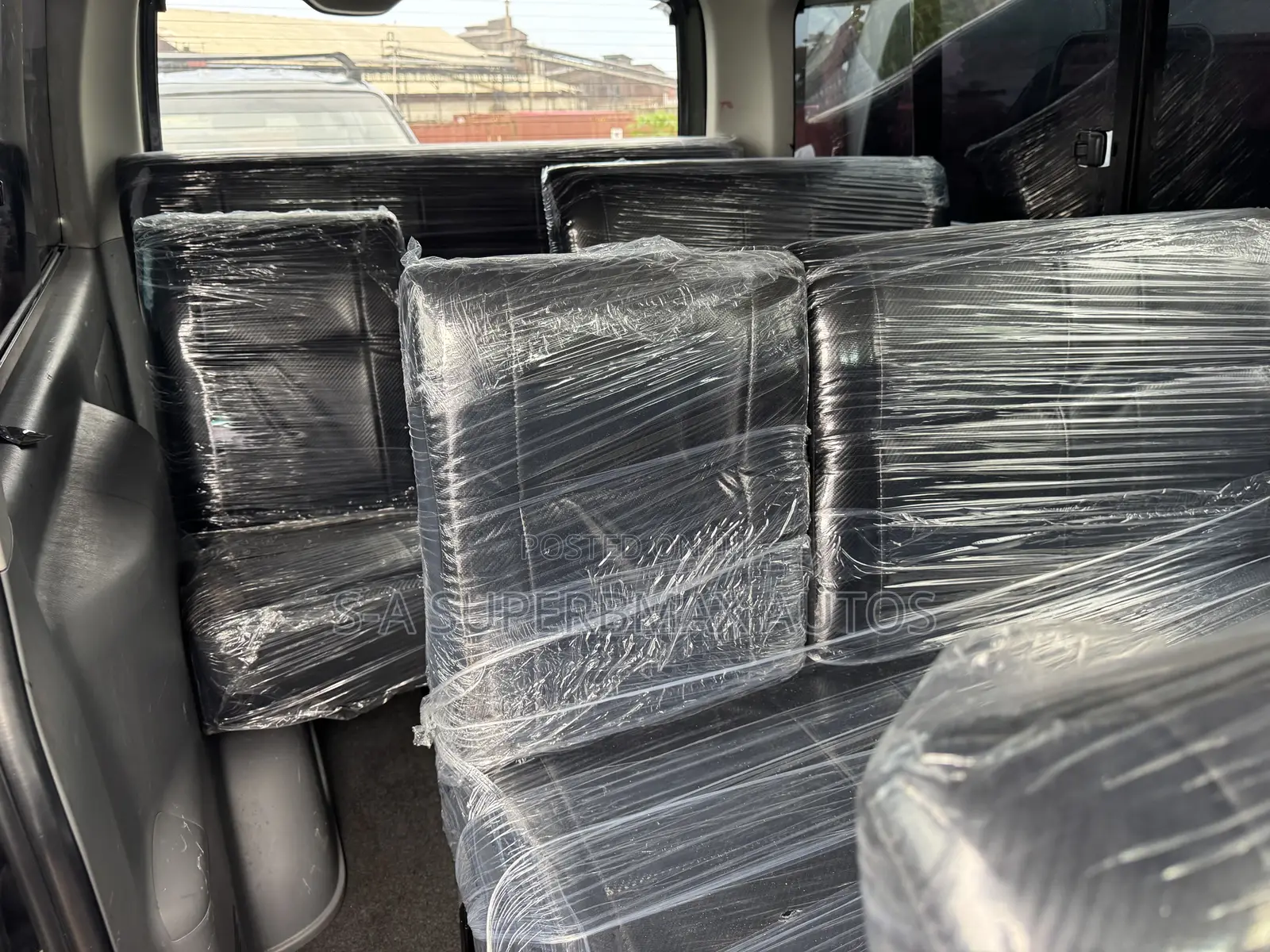Toyota HiAce 2016 White