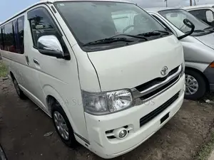 Toyota HiAce 2016 White