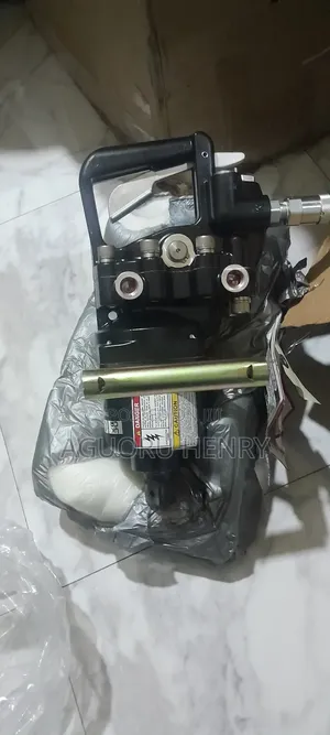 1" Hydraulic Impact Wrench Stanley