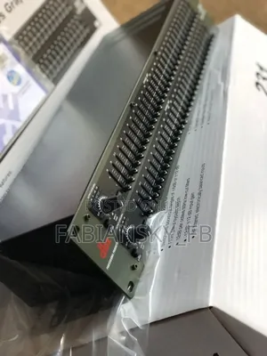 Original Professional DBX Sub Equalizer, 2 Series Graphics
