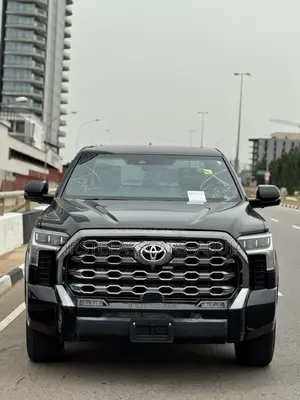 Toyota Tundra Platinum CrewMax 6.5' Bed 2023 Black