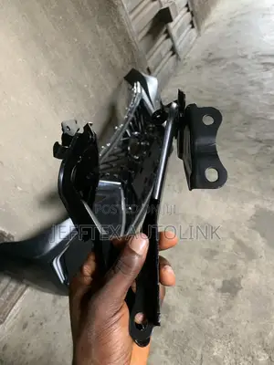 Bonnet Hanger for Toyota Highlander 012 Brand New