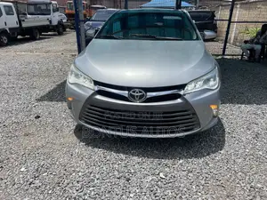 Toyota Camry XLE V6 4dr Sedan (3.6L 6cyl 6A) 2016 Silver