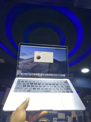 Laptop Apple MacBook Pro 2017 8GB Intel Core I5 SSD 512GB